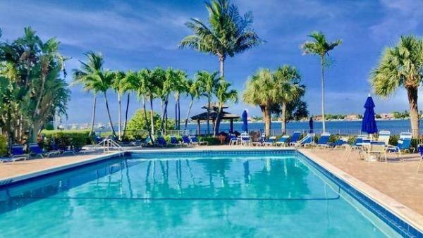 YOUR LOCAL HALF MOON BAY HYPOLUXO FLORIDA REAL ESTATE EXPERT