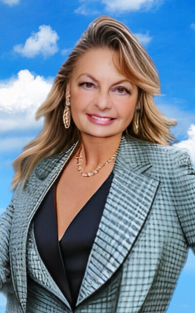Alice Lonnqvist is a top Real Estate Broker in Half Moon Bay Hypoluxo Florida
